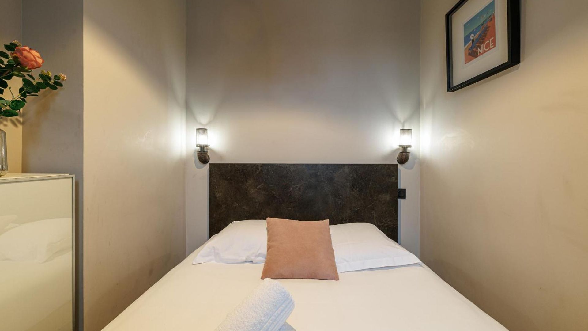 Charming 1 Bdr Downtown