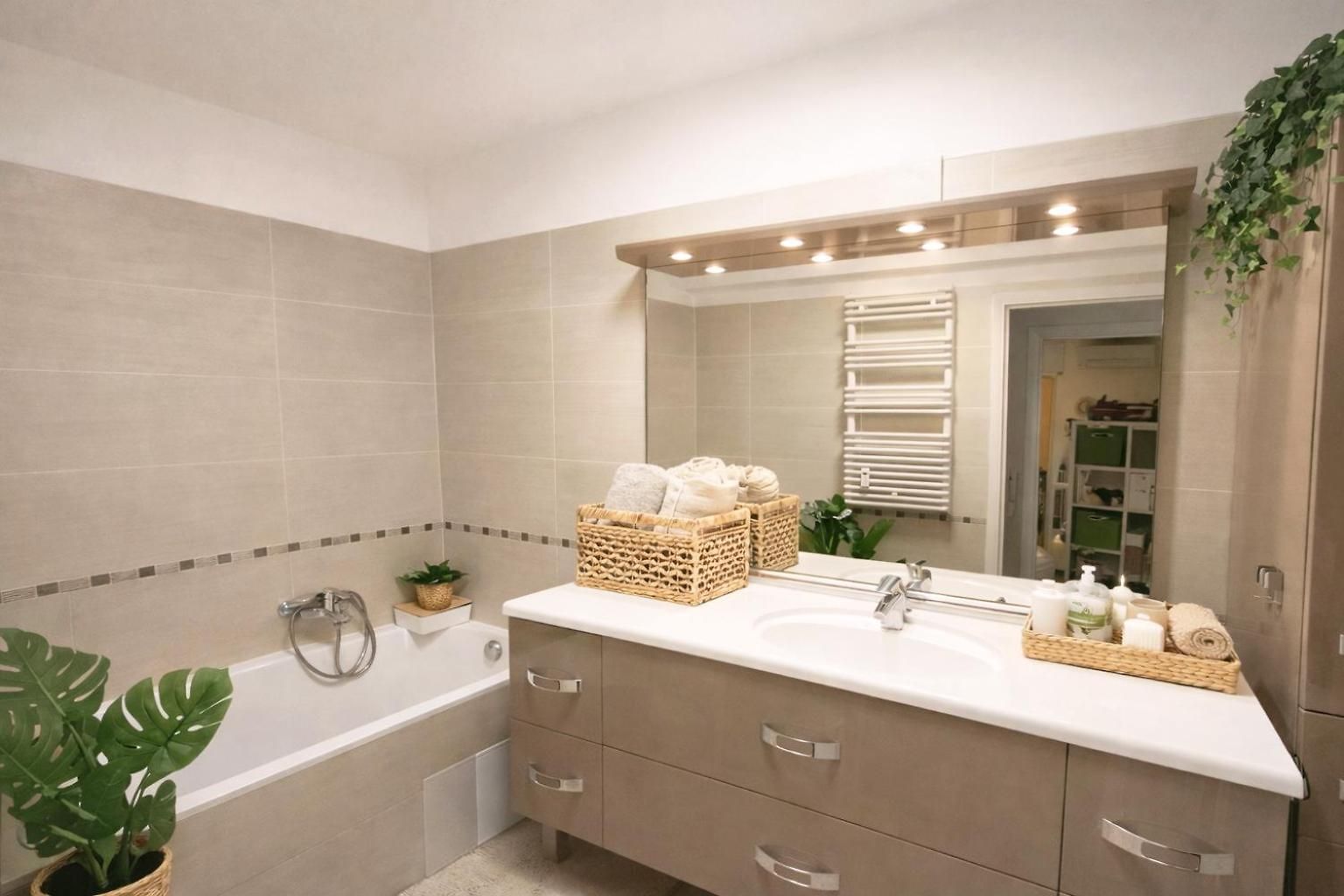 Appartement Havre De Paix à Cimiez -t4 En Rez-de-jardin *