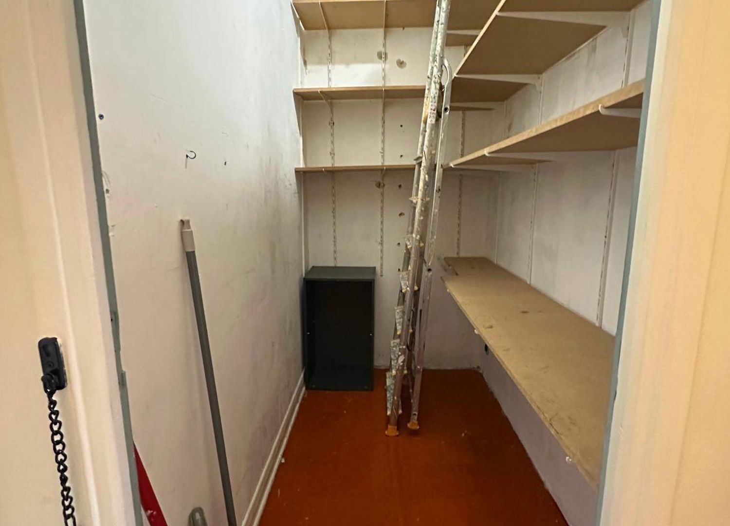 Renovated 2-room Sleeps 4 Tram And Shops Nearby Appartement