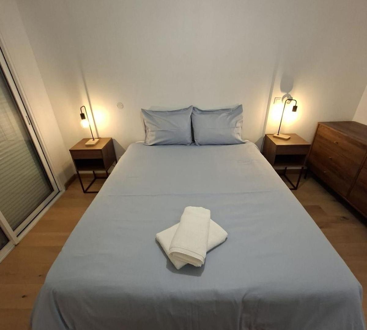 Appartement Elegant And Comfortable 3 Room, & Transport Within Walking Distance