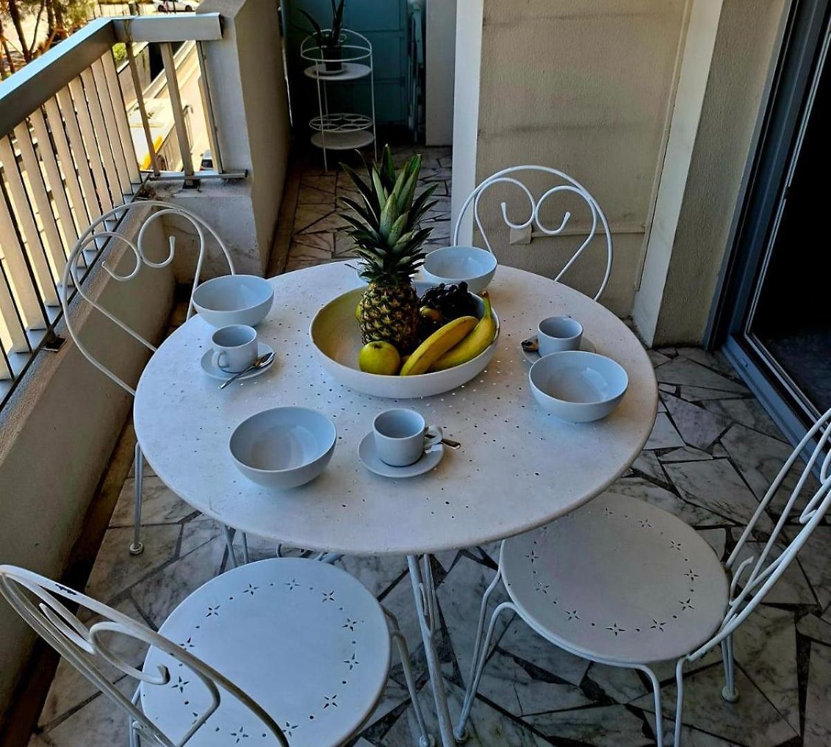 Elegant And Comfortable 3 Room, & Transport Within Walking Distance Nice