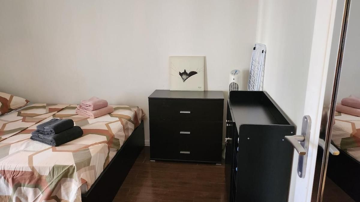 2-room Off The Apartment Nice