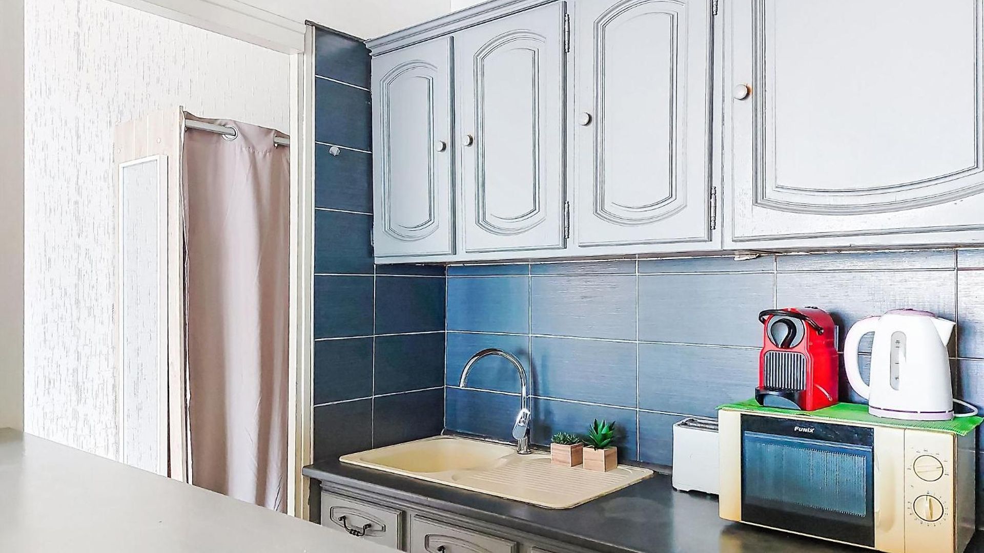 Apartment Le Savoy Promenade Des Anglais-5 By Interhome