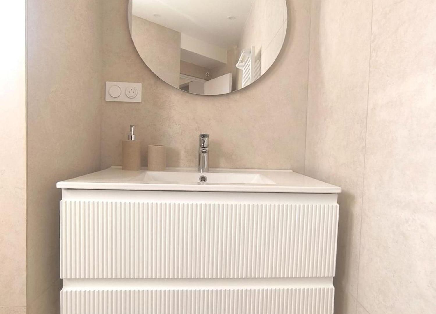 Elegant Renovated Port Ac Sleeps 4 Appartement Nice