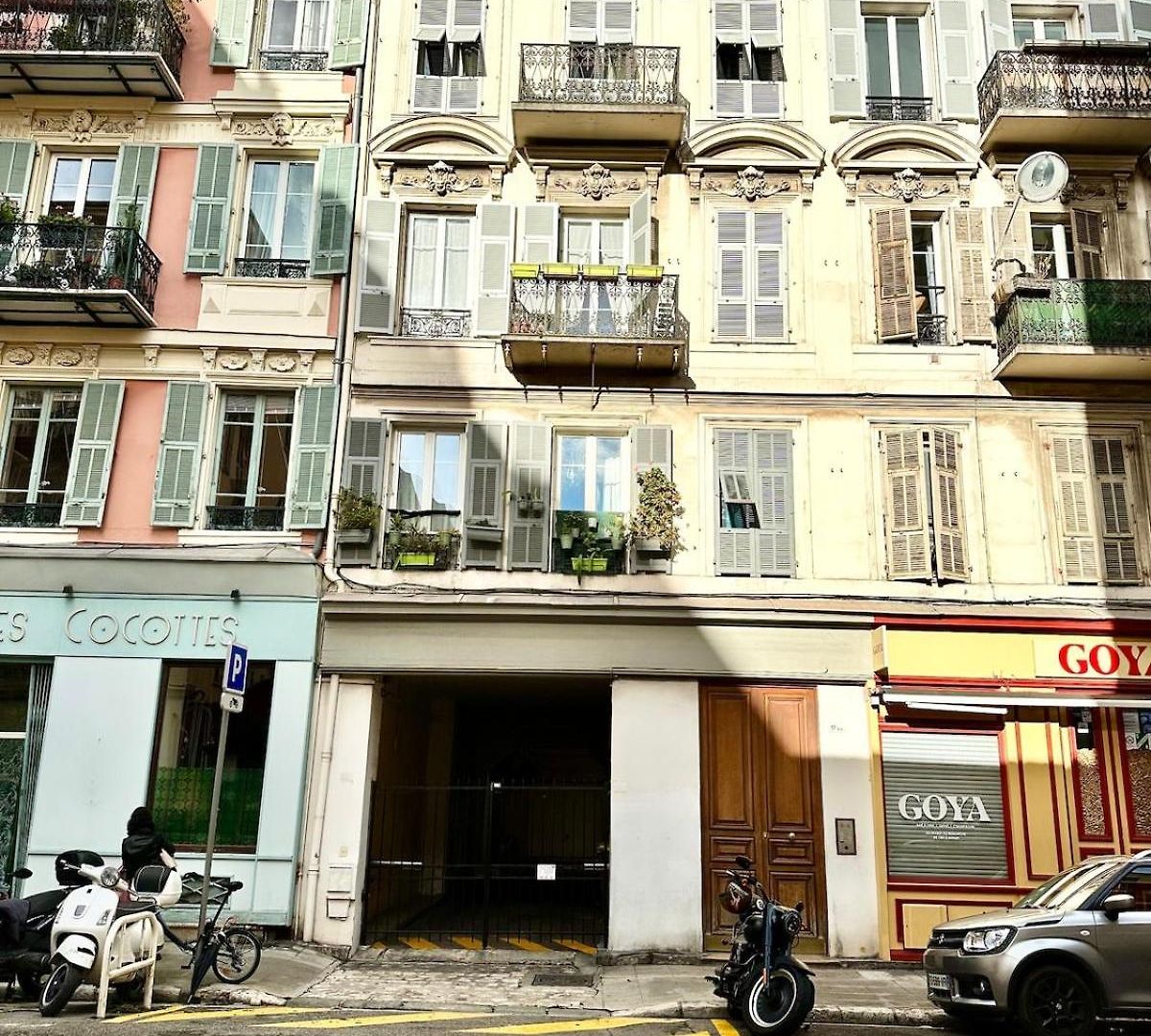 Charming Port Of Flat 1