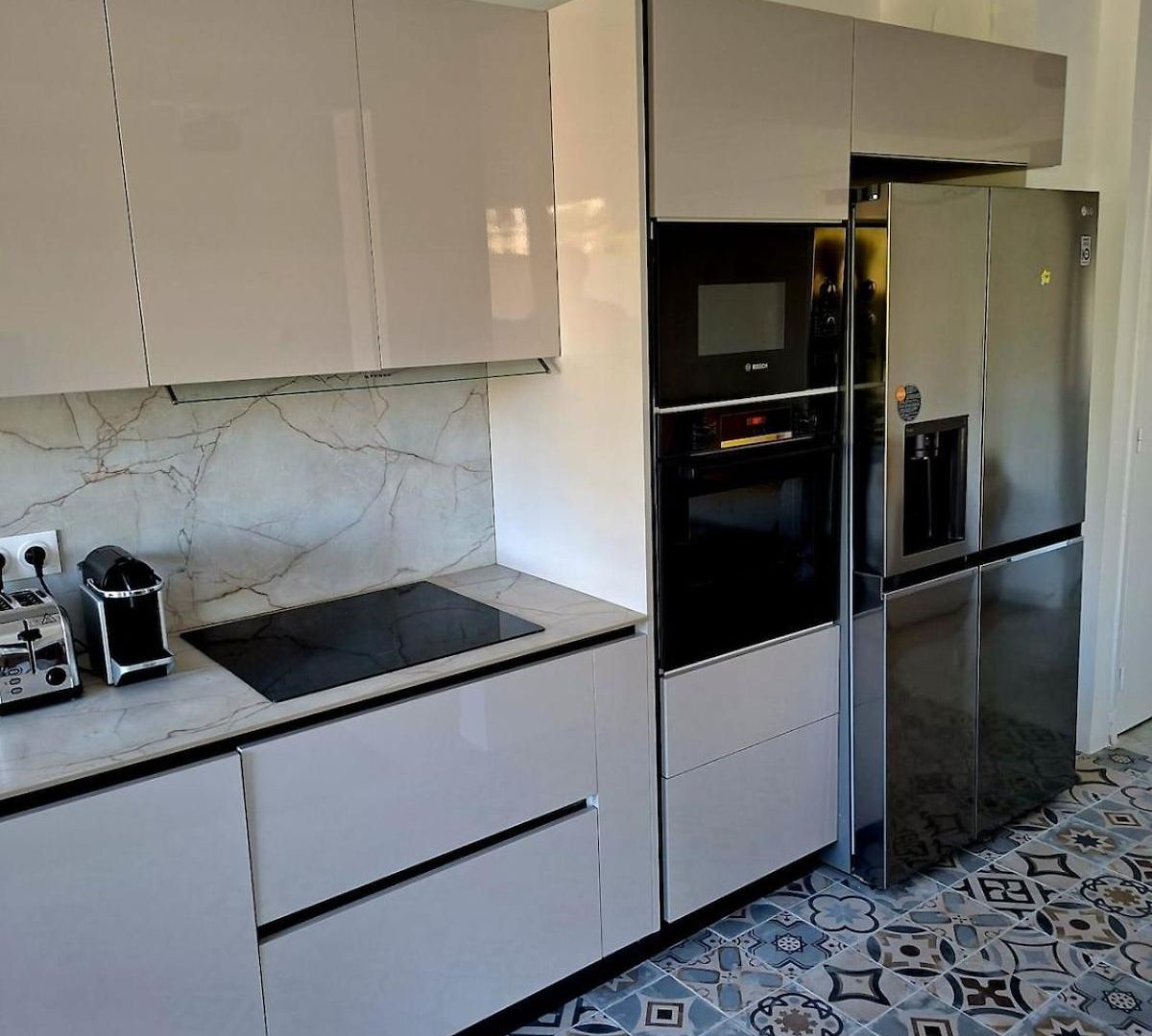 Elegant And Comfortable 3 Room, & Transport Within Walking Distance Appartement