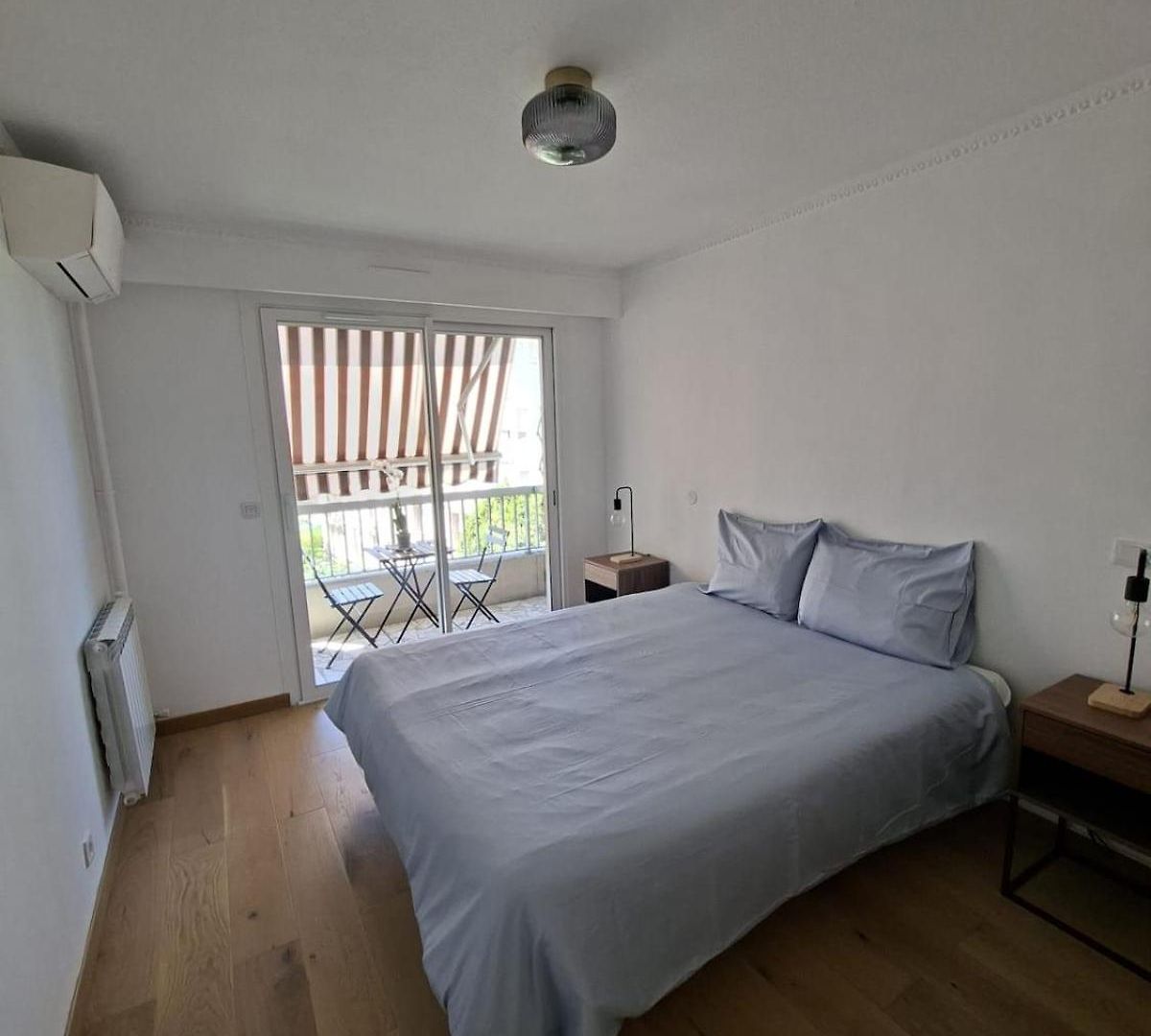 Appartement Elegant And Comfortable 3 Room, & Transport Within Walking Distance Nice