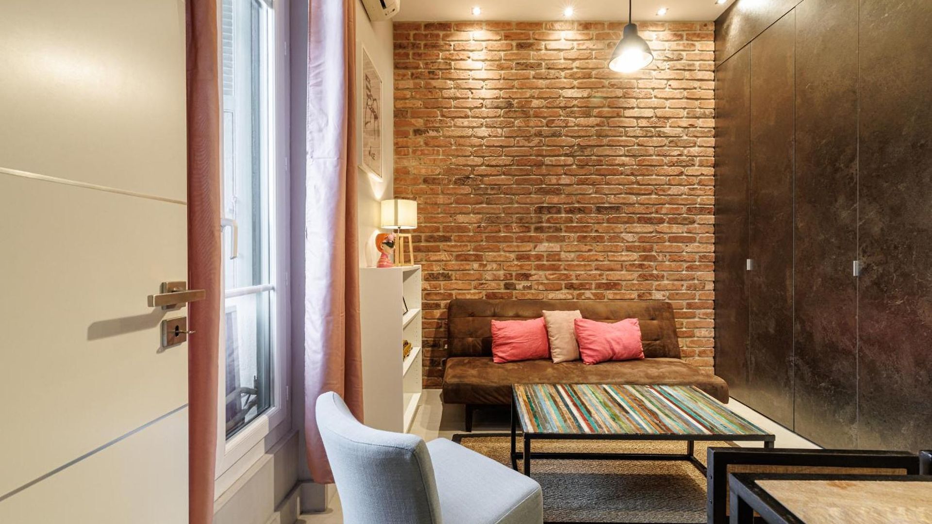Charming 1 Bdr Downtown *