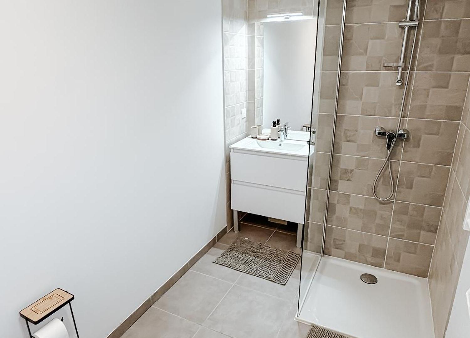 Apartment Aya - Renovated Air-conditioned Duplex With Garden