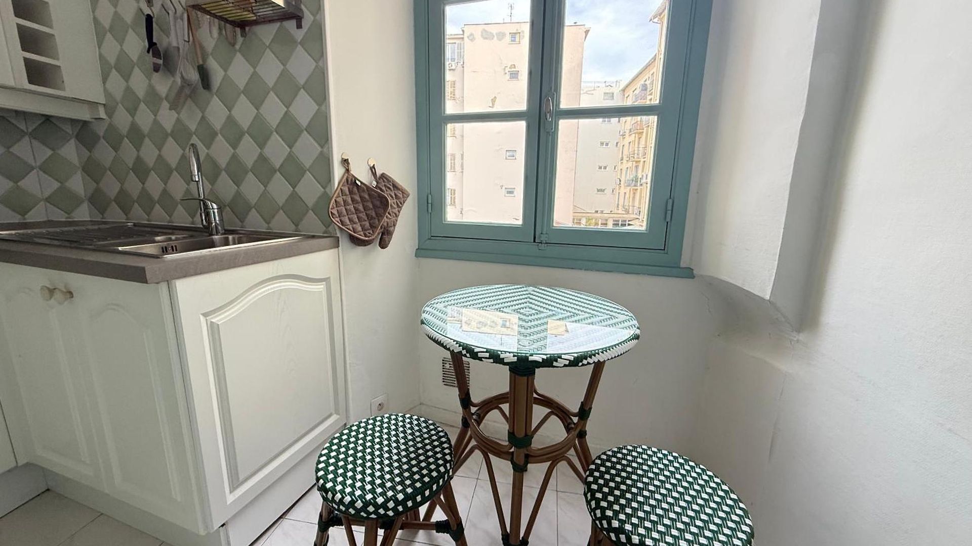 Apartment La Rotonde Art,elegance & Romantisme Au Coeur De Nice, A 2 Pas Du Negresco *