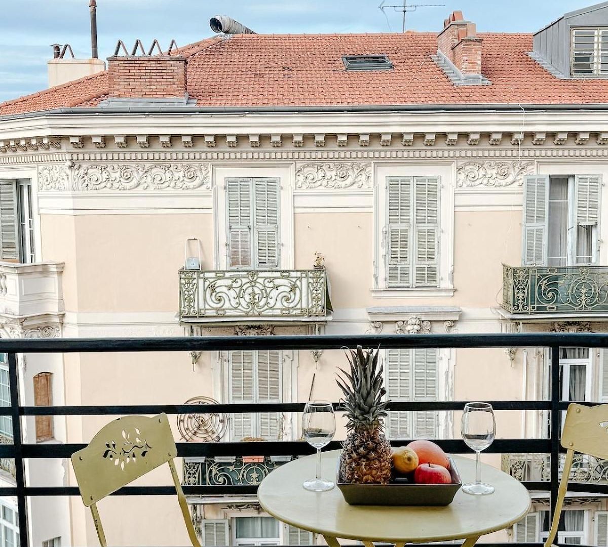 Apartment Elegant With Balcony,
