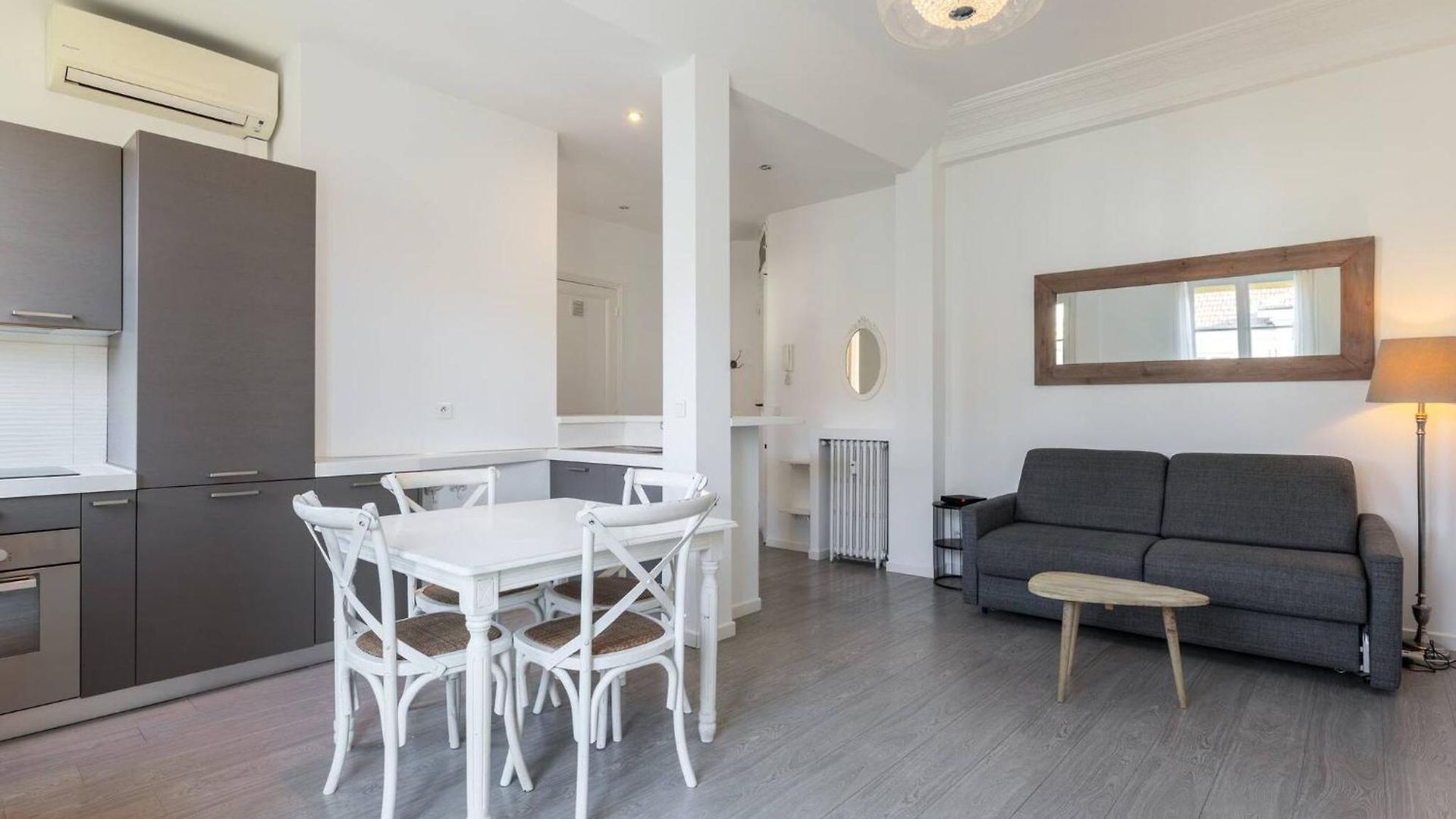 2 Pieces Dans Le Carre D Or Appartement Nice
