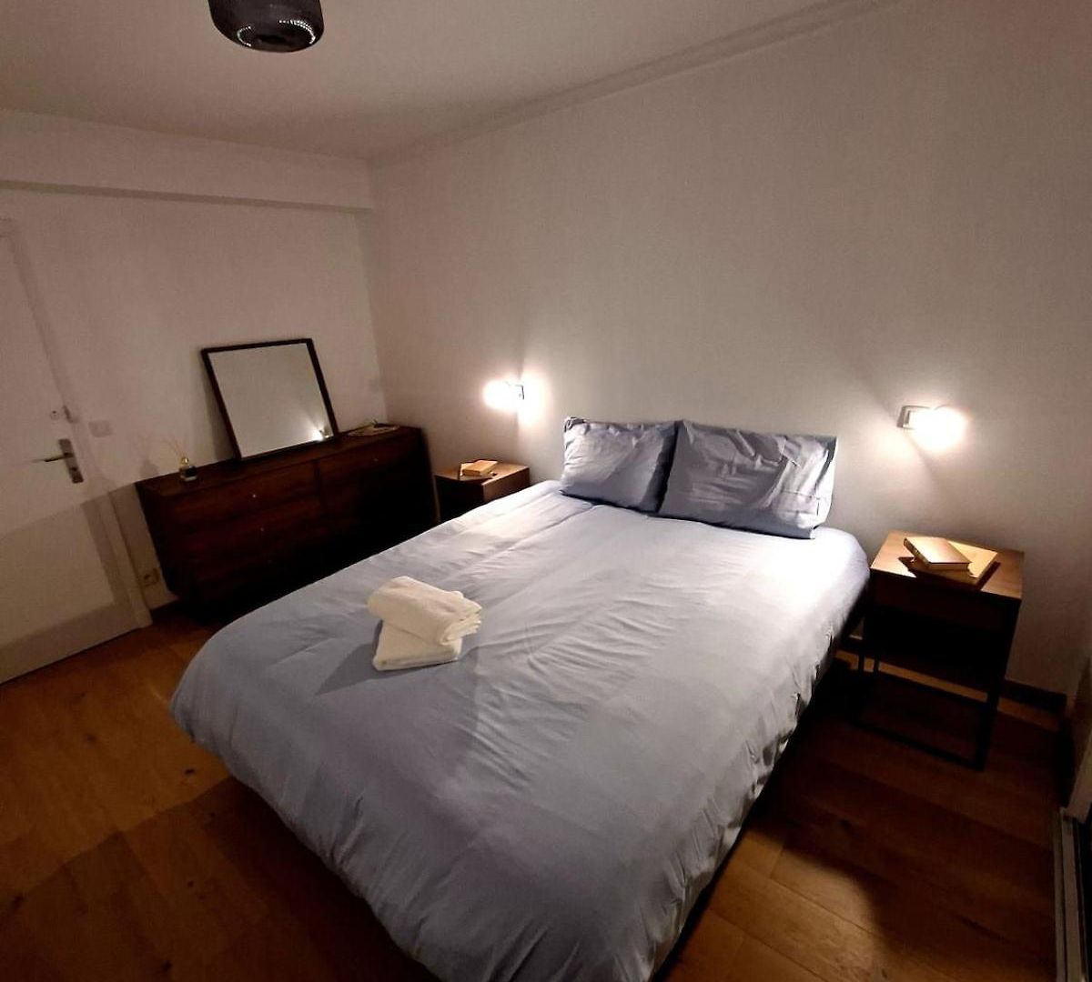 Elegant And Comfortable 3 Room, & Transport Within Walking Distance Nice