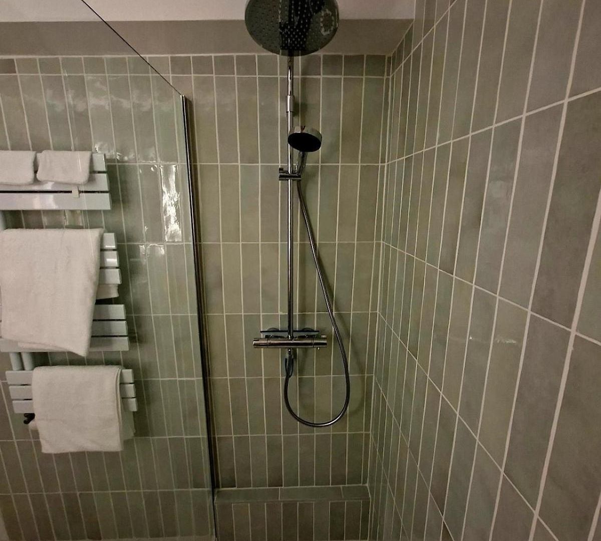 Elegant And Comfortable 3 Room, & Transport Within Walking Distance Appartement