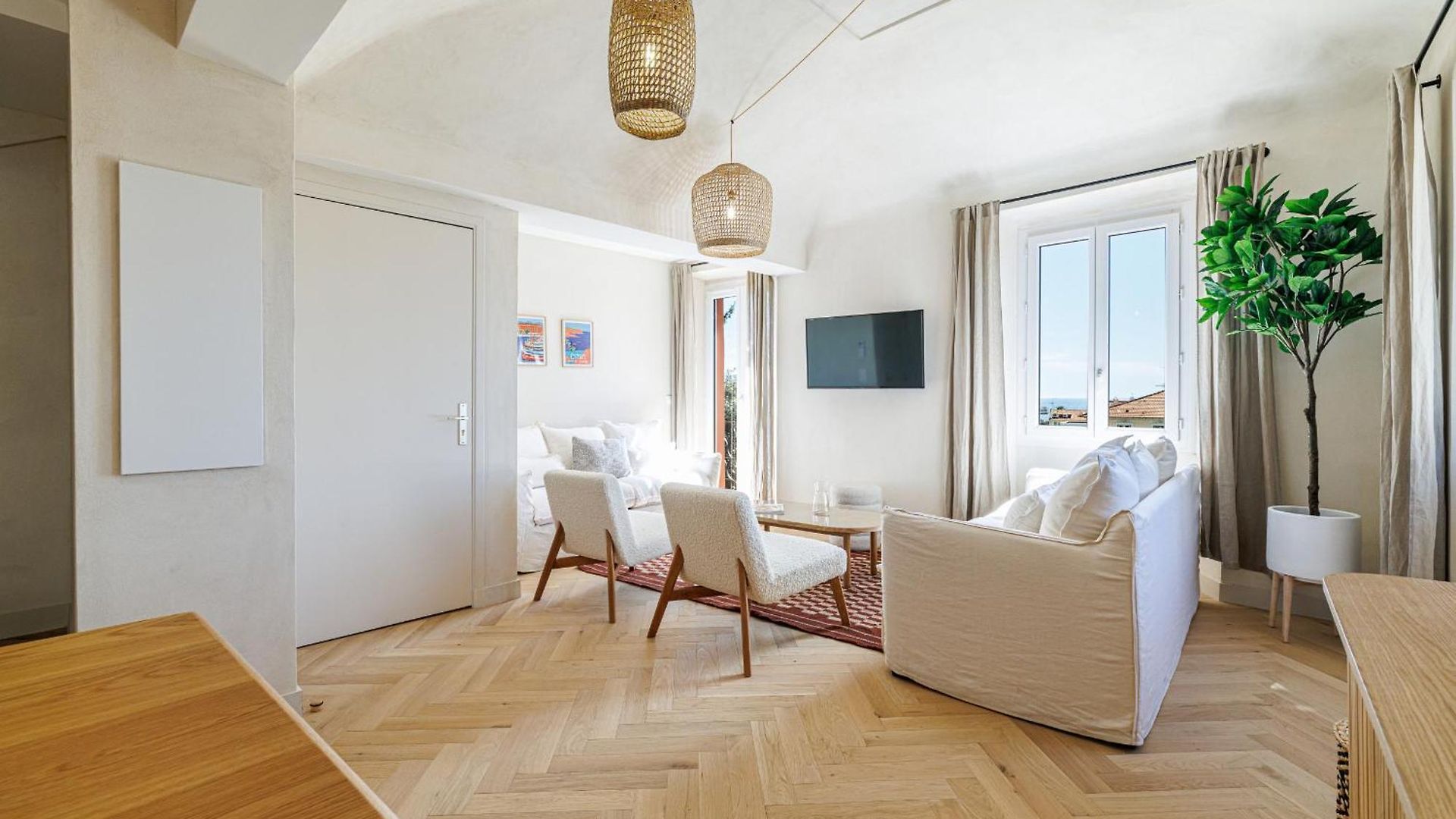 62 Carnot Lot 7 - Duplex Atypique- Climatise - 2 *
