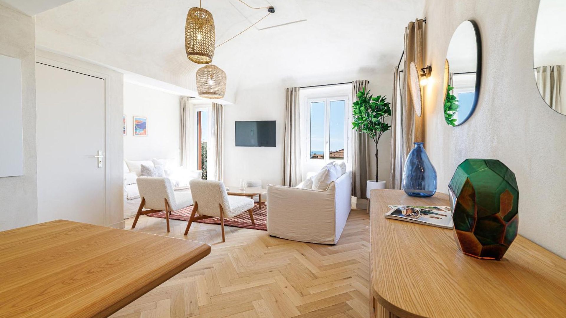 62 Carnot Lot 7 - Duplex Atypique- Climatise - 2 Nice