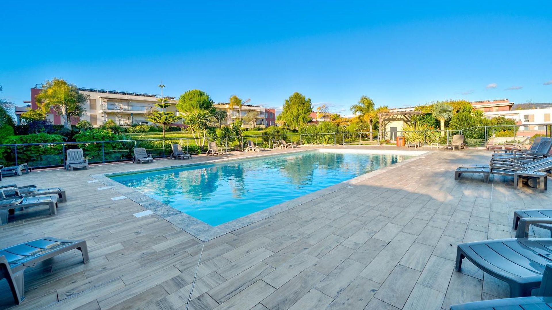 Superbe 2 Pièces - Piscine Et Garage