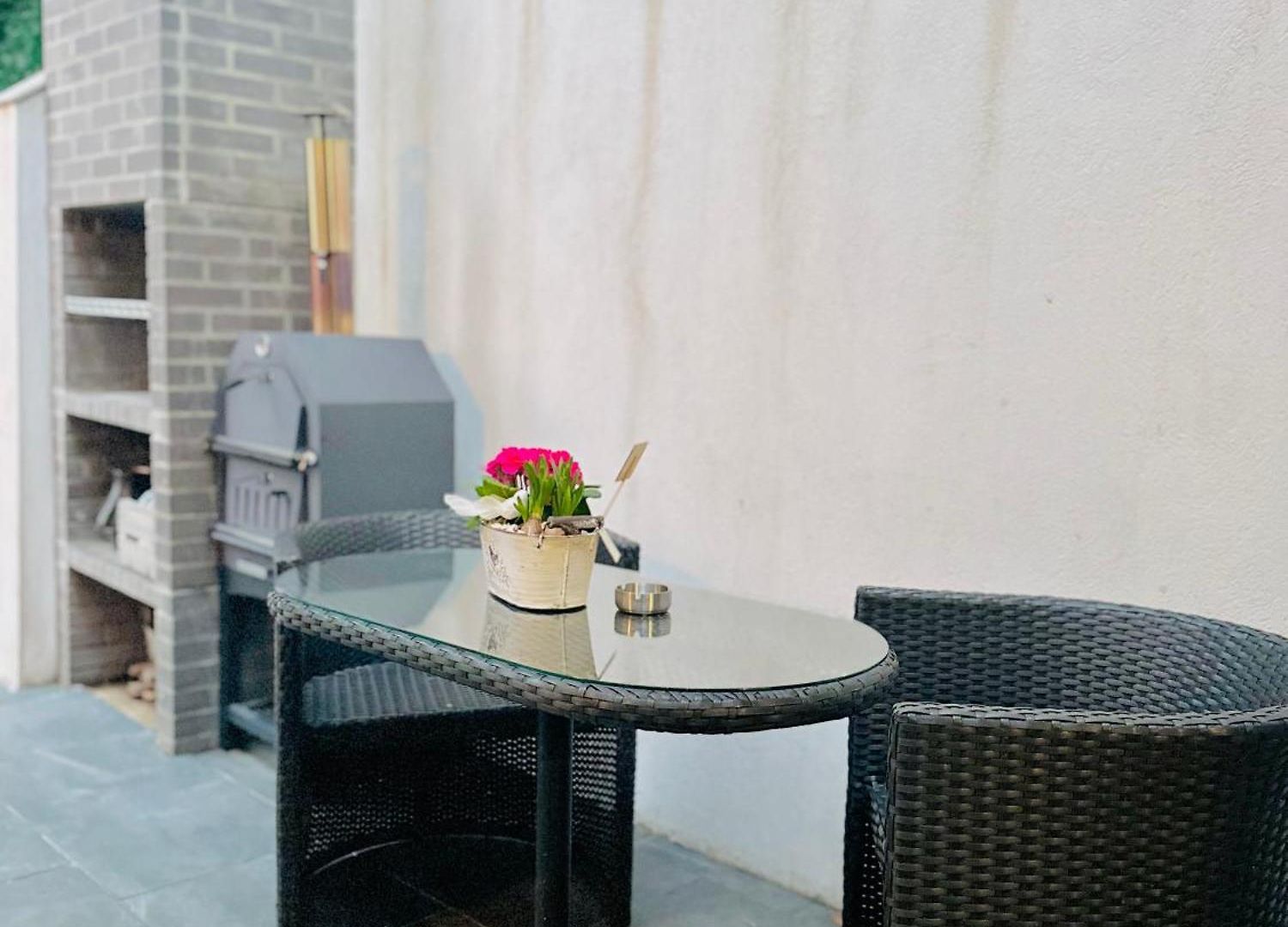 Romantique Avec Jacuzzi Privé - Aperçu - Terrasse - Parking Gratuit * Nice