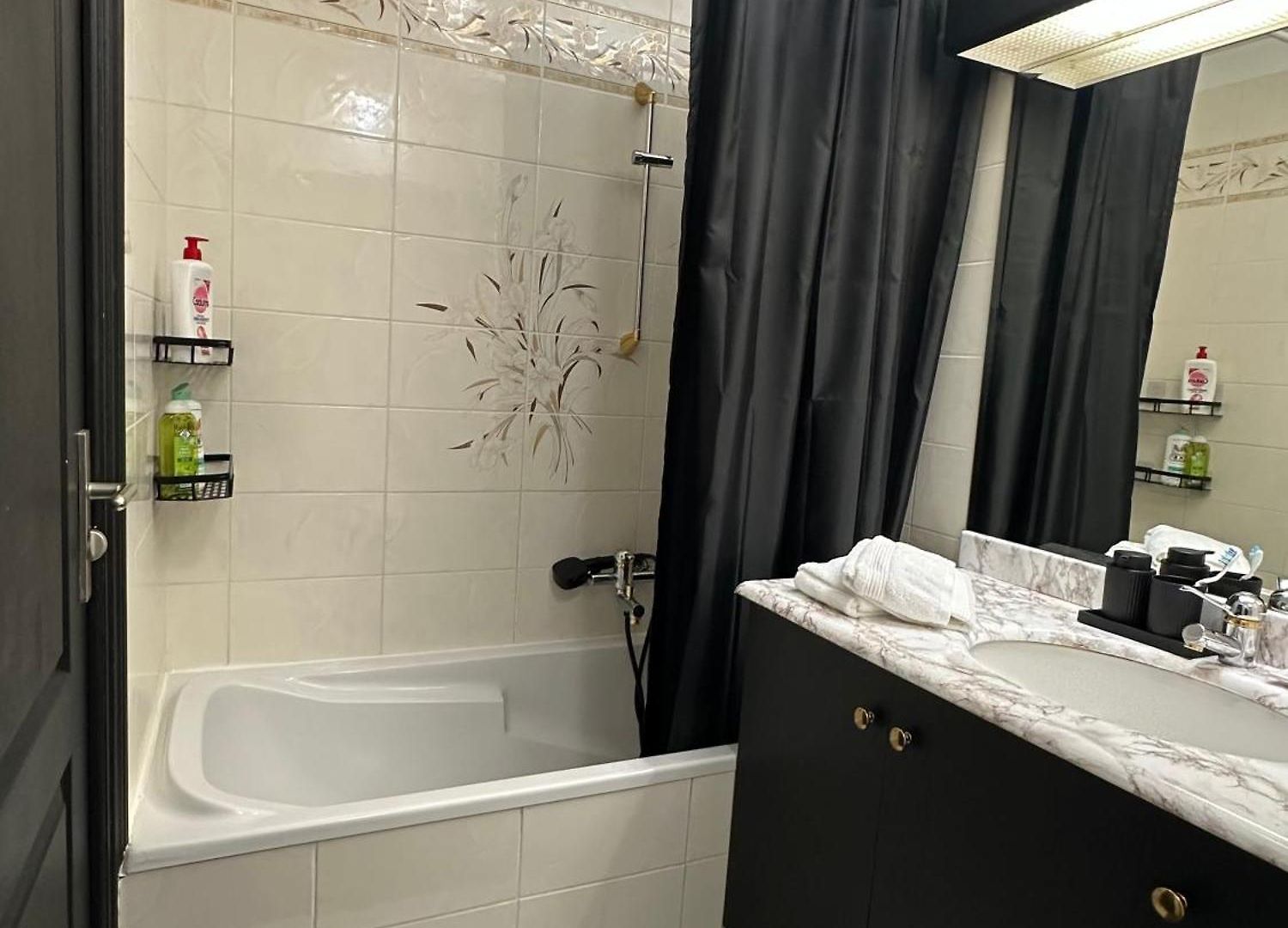 Moderne Climatisé Avec Piscine, Terrasse Et Parking - Proche Promenade Des Appartement Nice