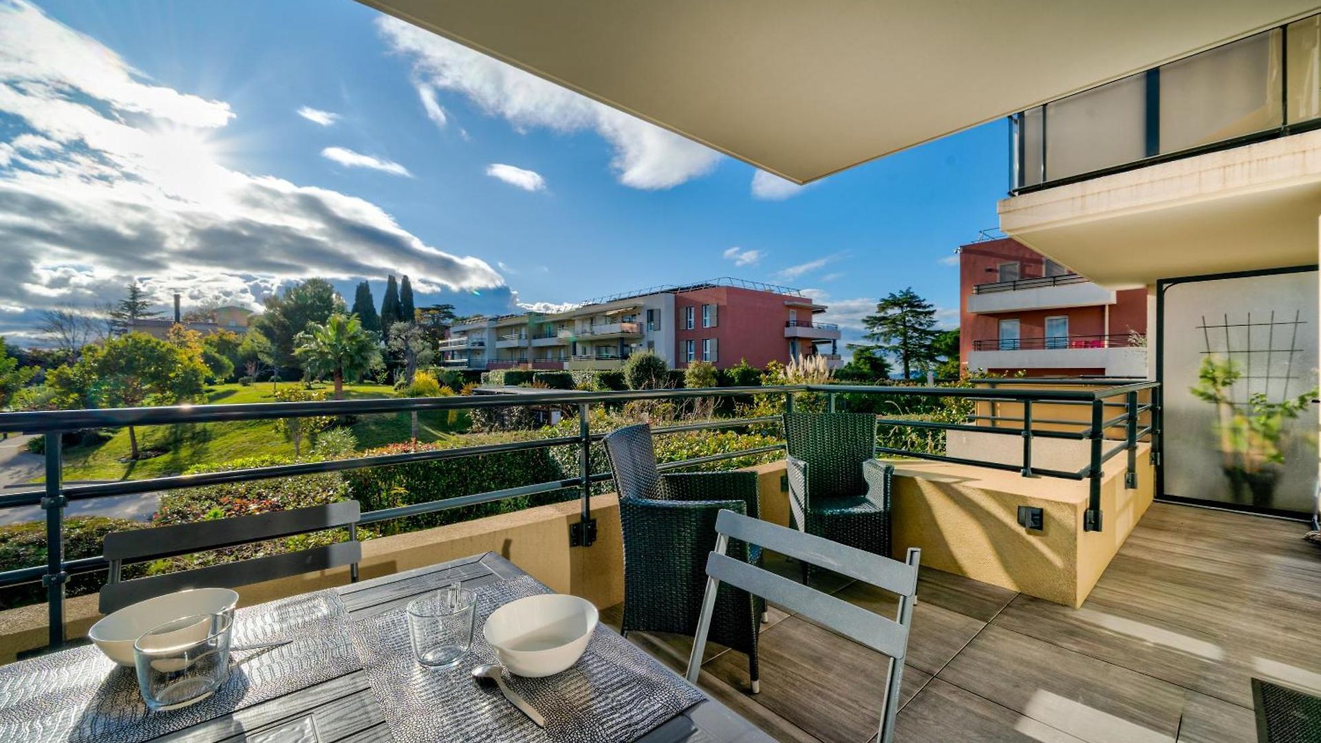 Appartement Superbe 2 Pièces - Piscine Et Garage Nice