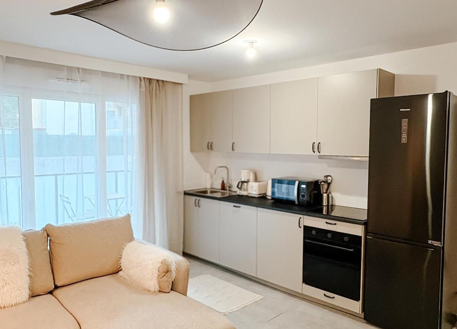 Aya - Renovated Air-conditioned Duplex With Garden *