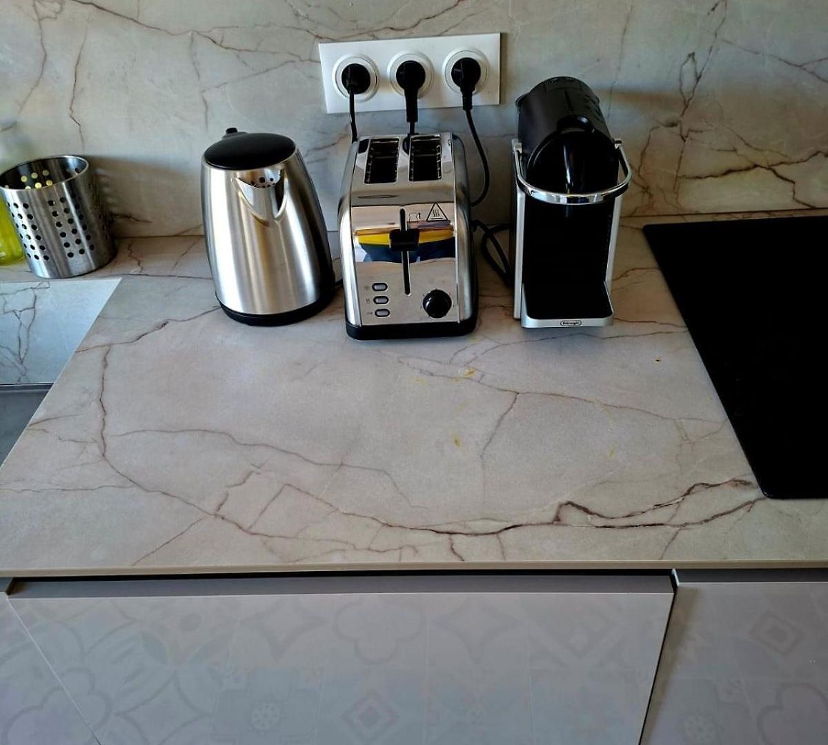 Elegant And Comfortable 3 Room, & Transport Within Walking Distance Nice