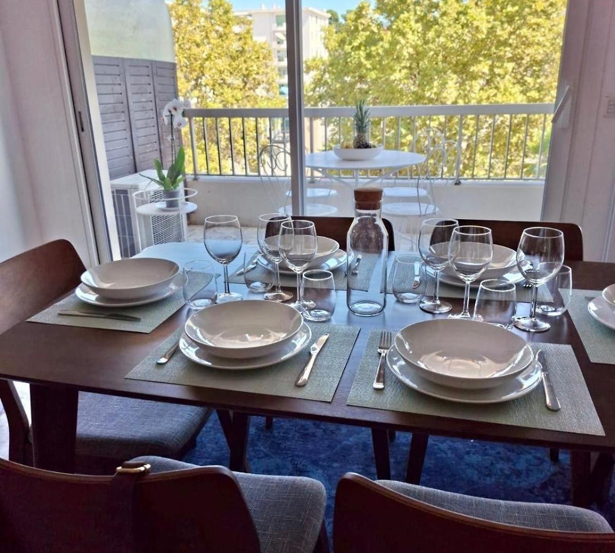 Elegant And Comfortable 3 Room, & Transport Within Walking Distance *
