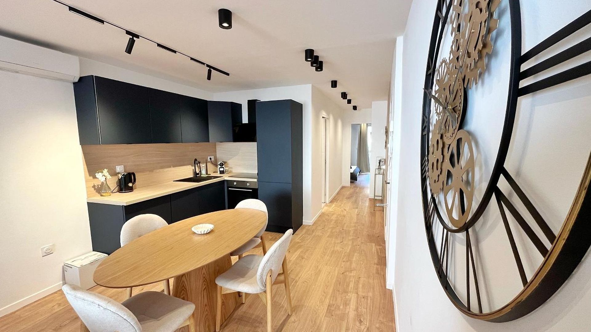 Ref 127 - 3 Pieces 2 Port Apartment *