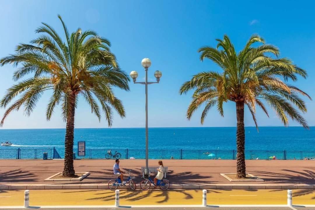 So Amata , A Deux Pas Du Port De *