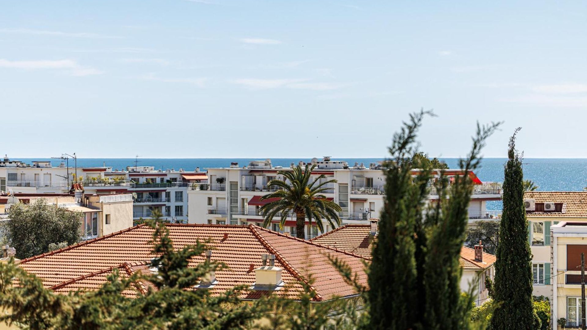 62 Carnot Lot 7 - Duplex Atypique- Climatise - 2 Appartement *