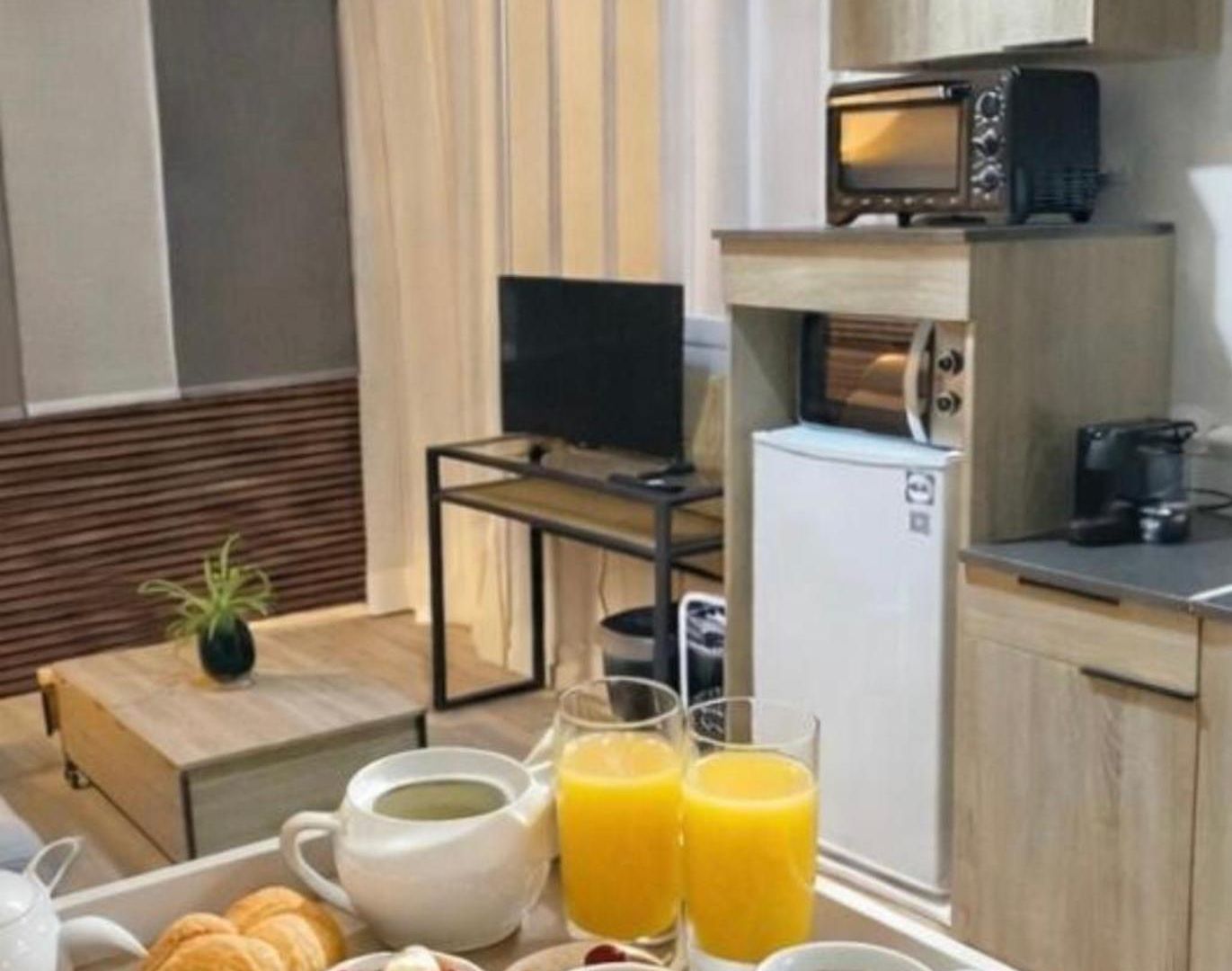 Romantique Avec Jacuzzi Privé - Aperçu - Terrasse - Parking Gratuit Appartement