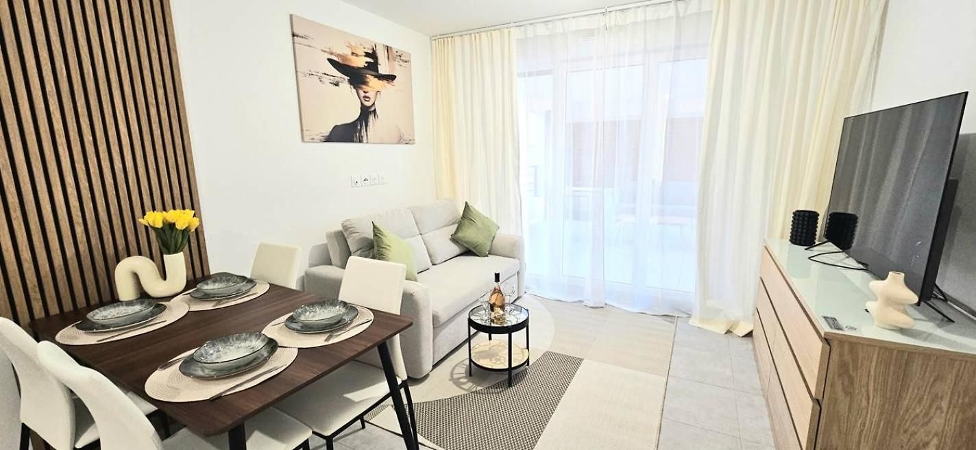 Apartment Center Nice, 10min Beach, Parking, Terrace, Direct Tram