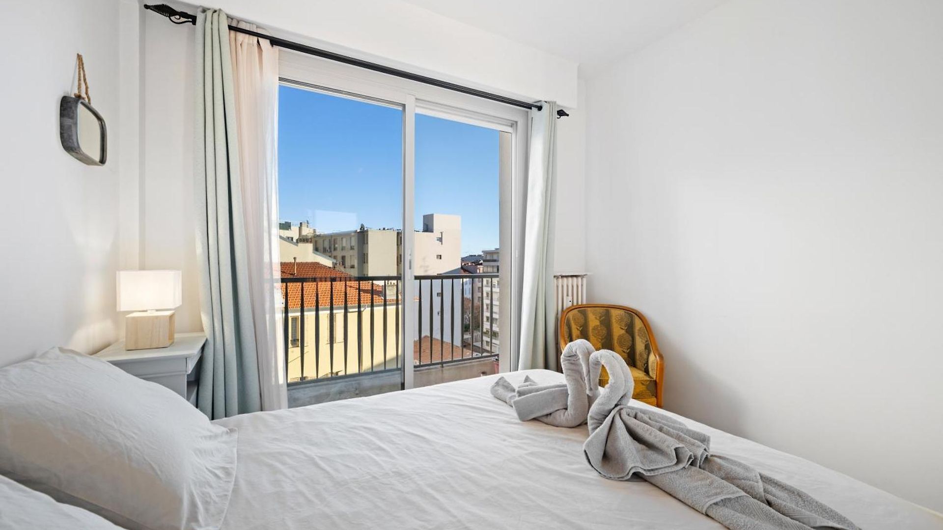 Vue Ensoleillée Sur Les Toits De Appartement Nice