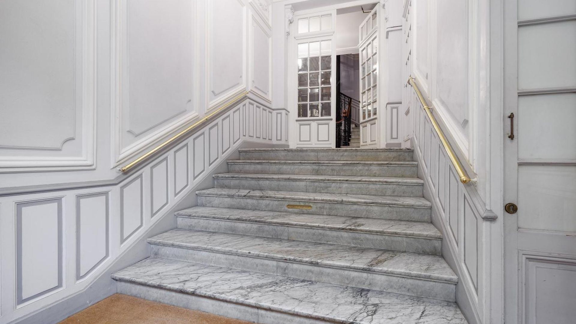 Renting - - Haussmann Luxury Sea Balcony Free Parking Apartment *