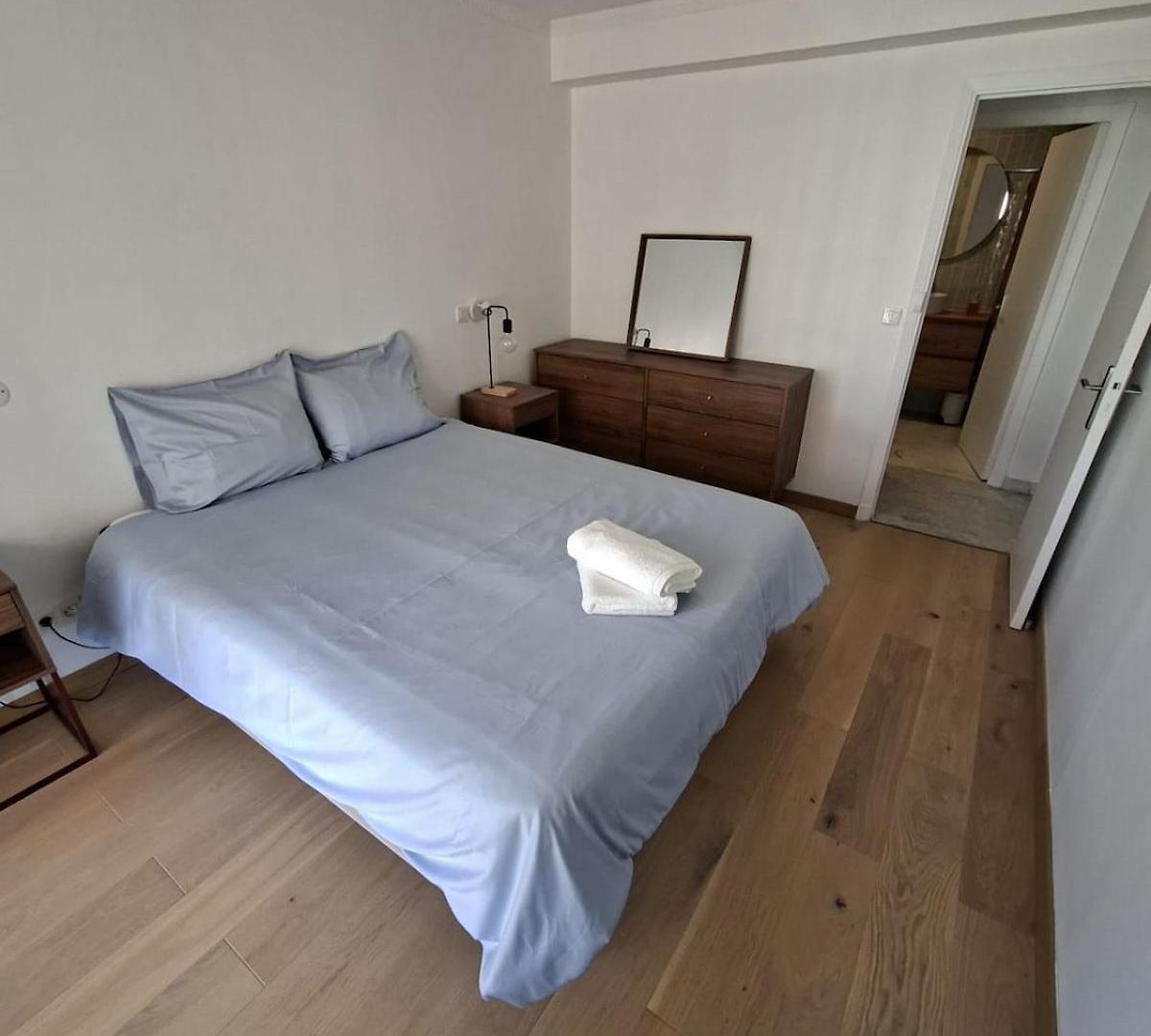 Appartement Elegant And Comfortable 3 Room, & Transport Within Walking Distance *