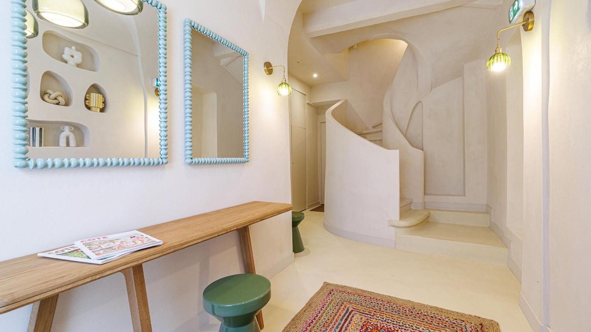 62 Carnot Lot 7 - Duplex Atypique- Climatise - 2 *