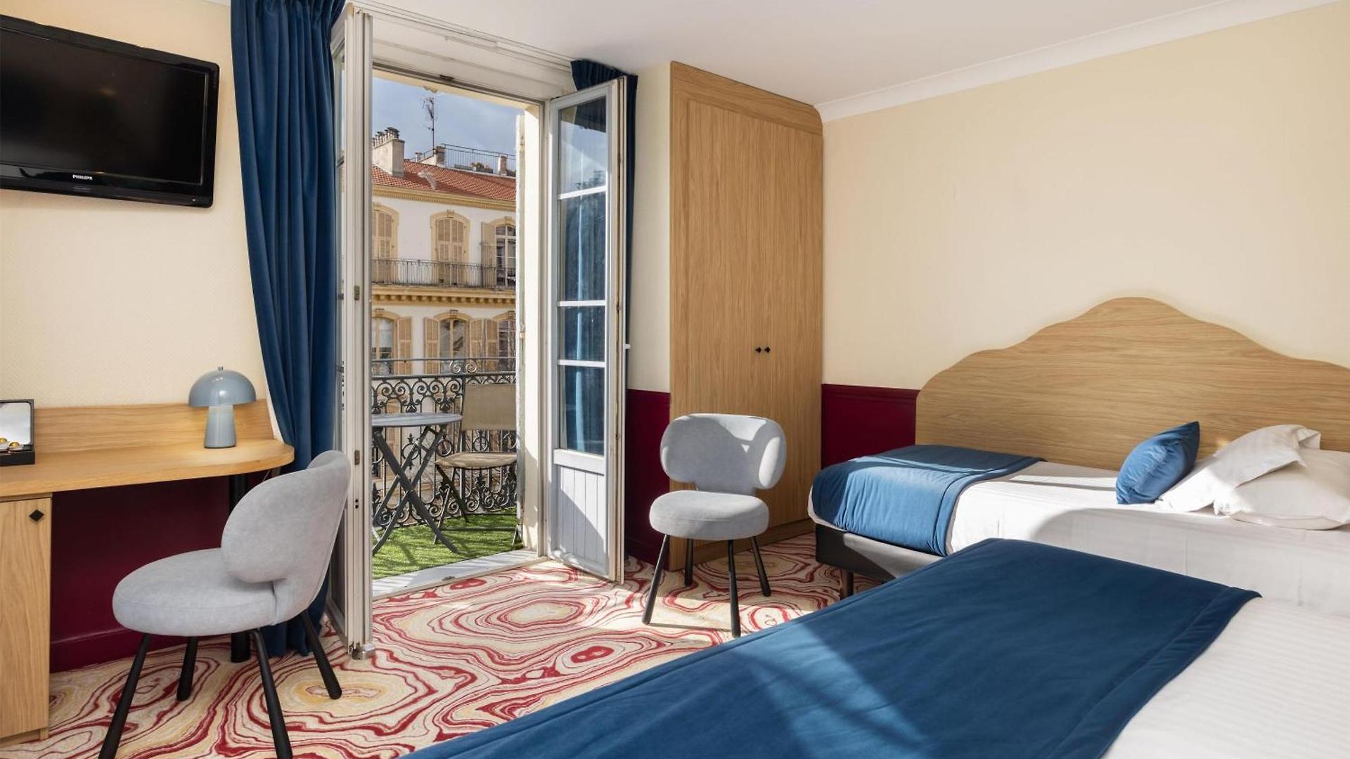 Western Lakmi Hotel 3*