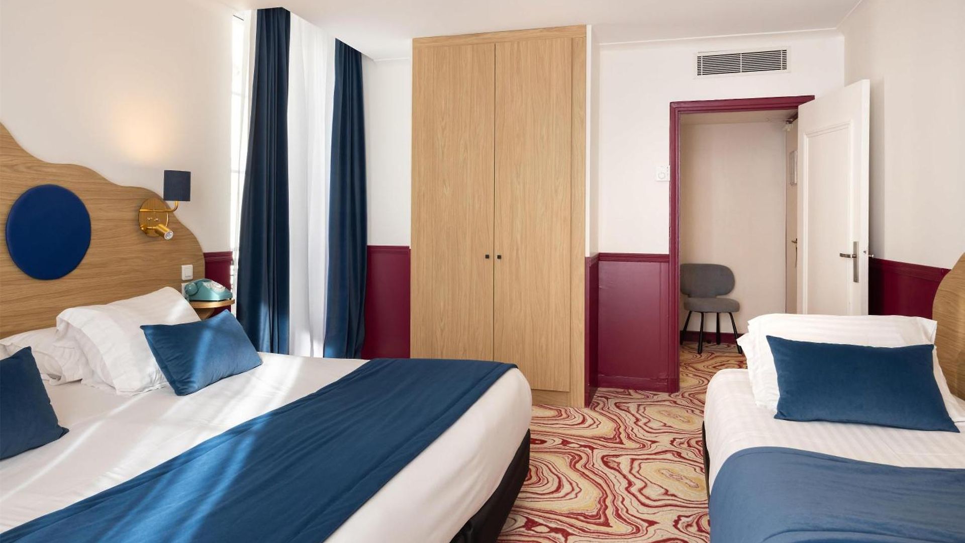 Western Lakmi Hotel