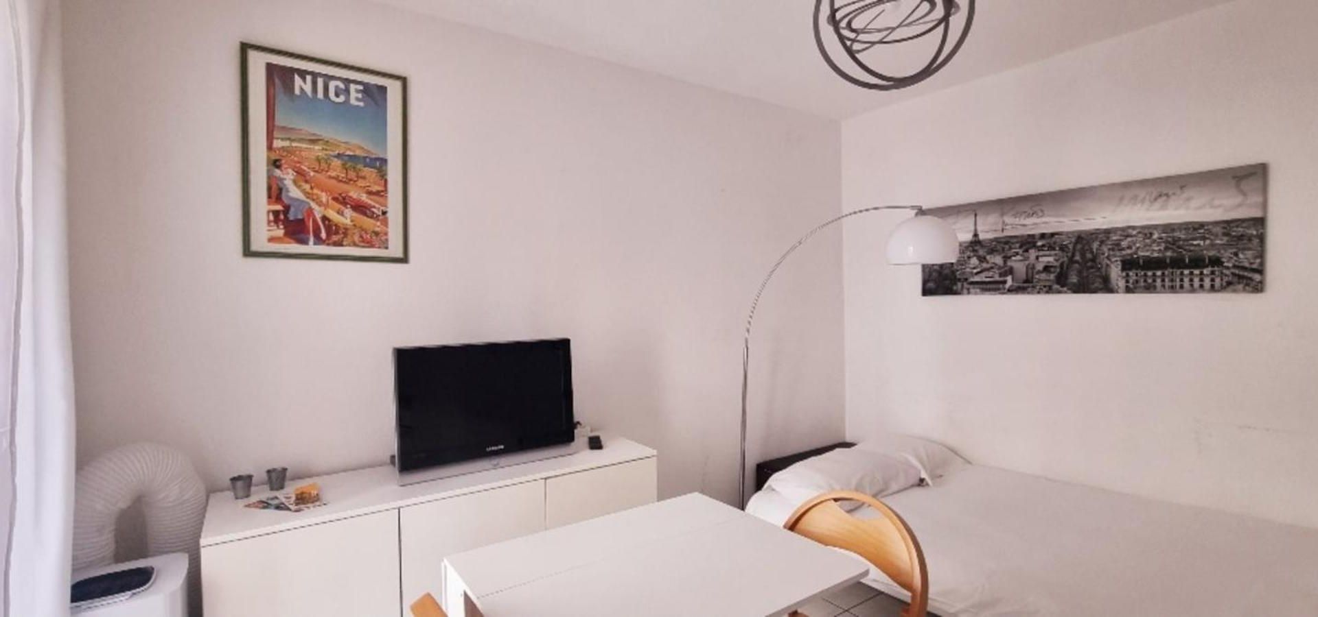 Appartement Beau Avec Vue Proche De La Florida Nice
