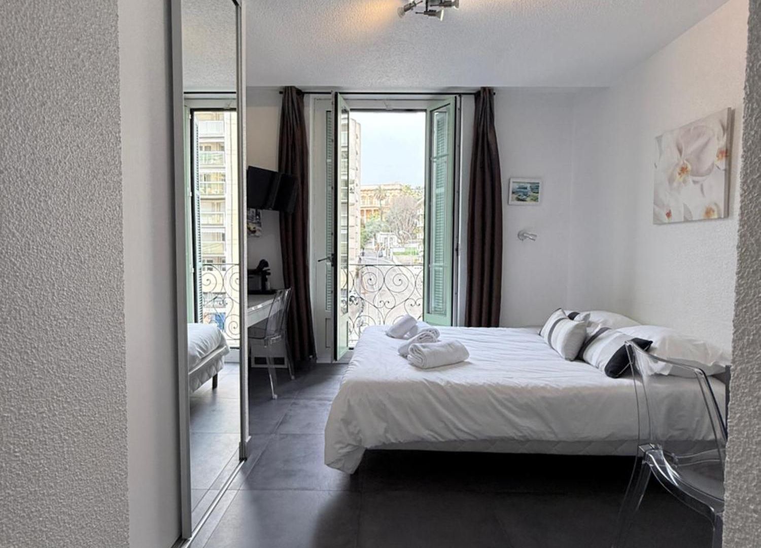 Appartement Avec Balcon- - Tram - Aéroport *