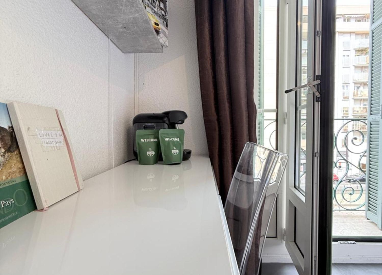 Appartement Avec Balcon- - Tram - Aéroport Nice