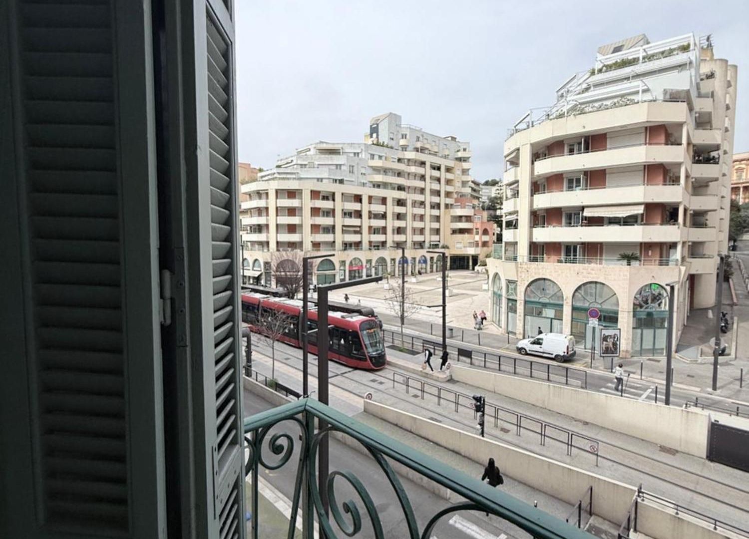 Avec Balcon- - Tram - Aéroport Nice