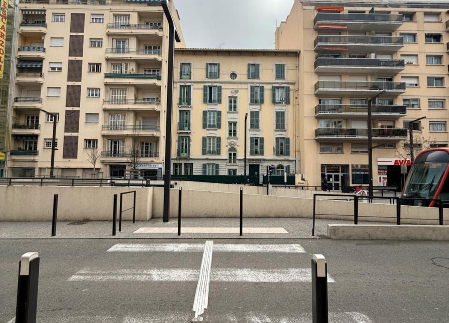 Avec Balcon- - Tram - Aéroport Appartement *