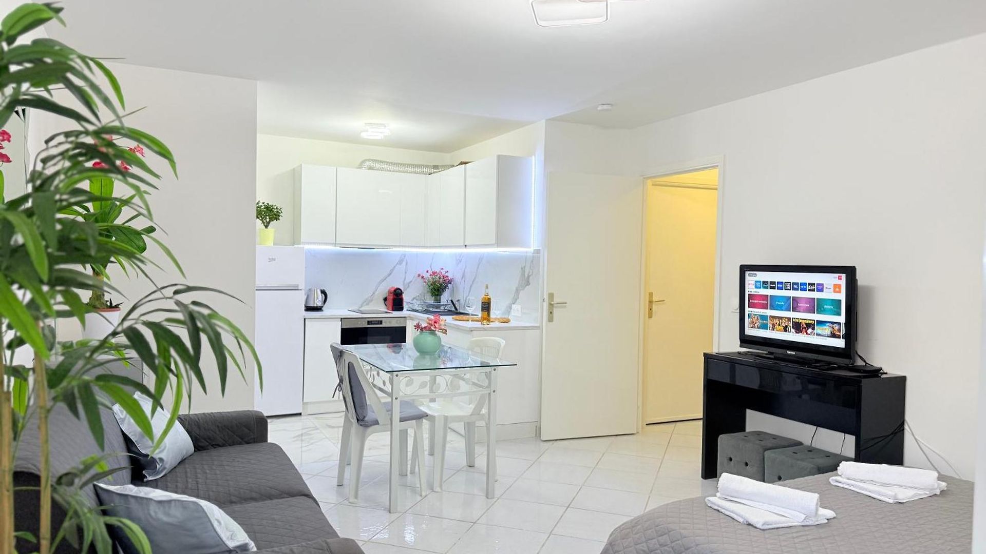Place Close To The Ac Air , Wi Fi, Parking Nice