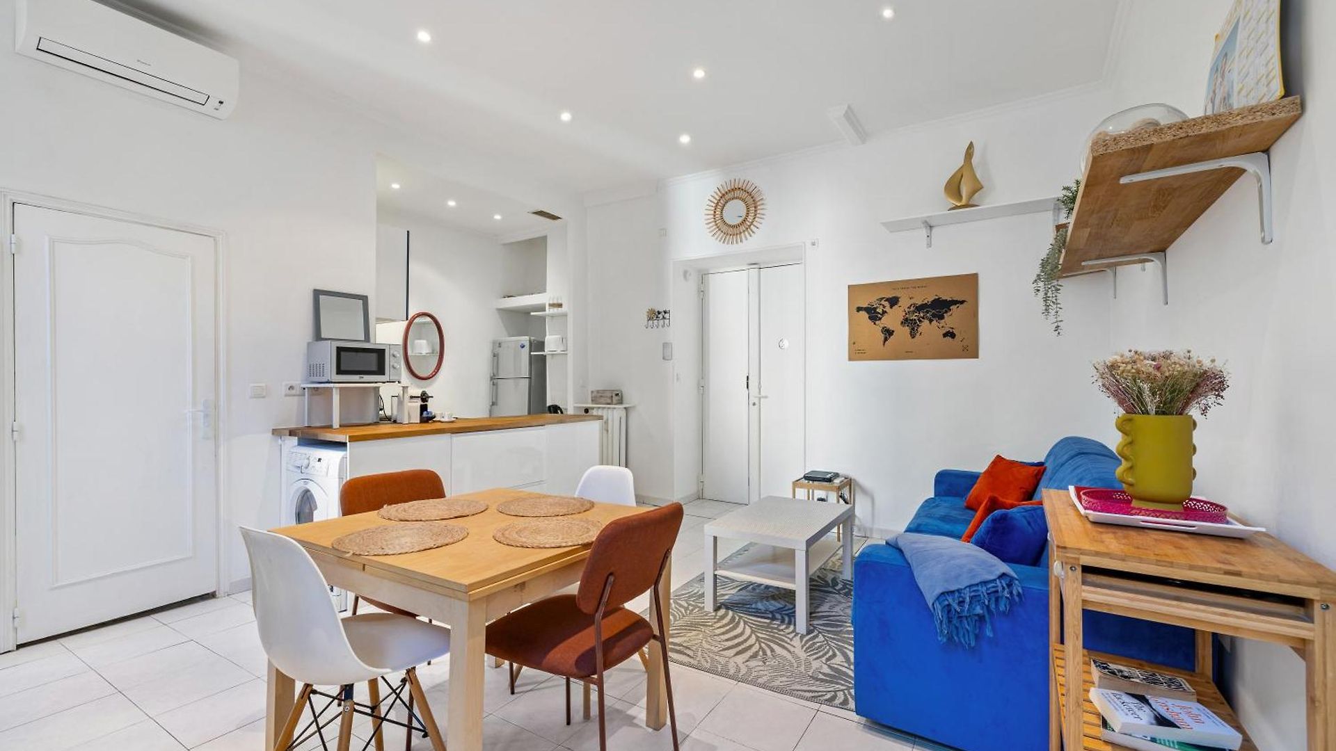 Renting - Grimaldi - Golden Square Location Fully Equiped Apartment