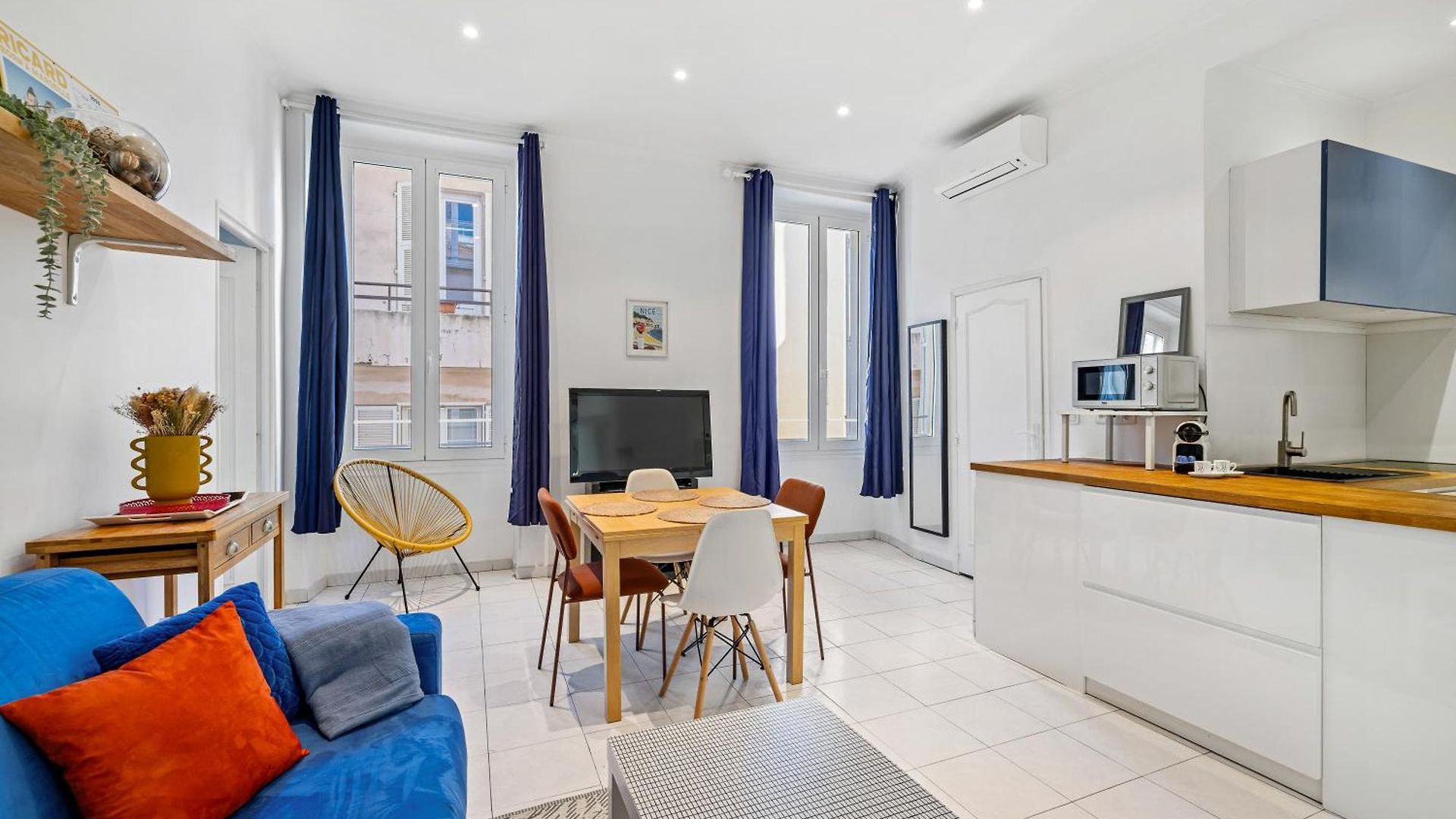 Apartment Renting - Grimaldi - Golden Square Location Fully Equiped Nice