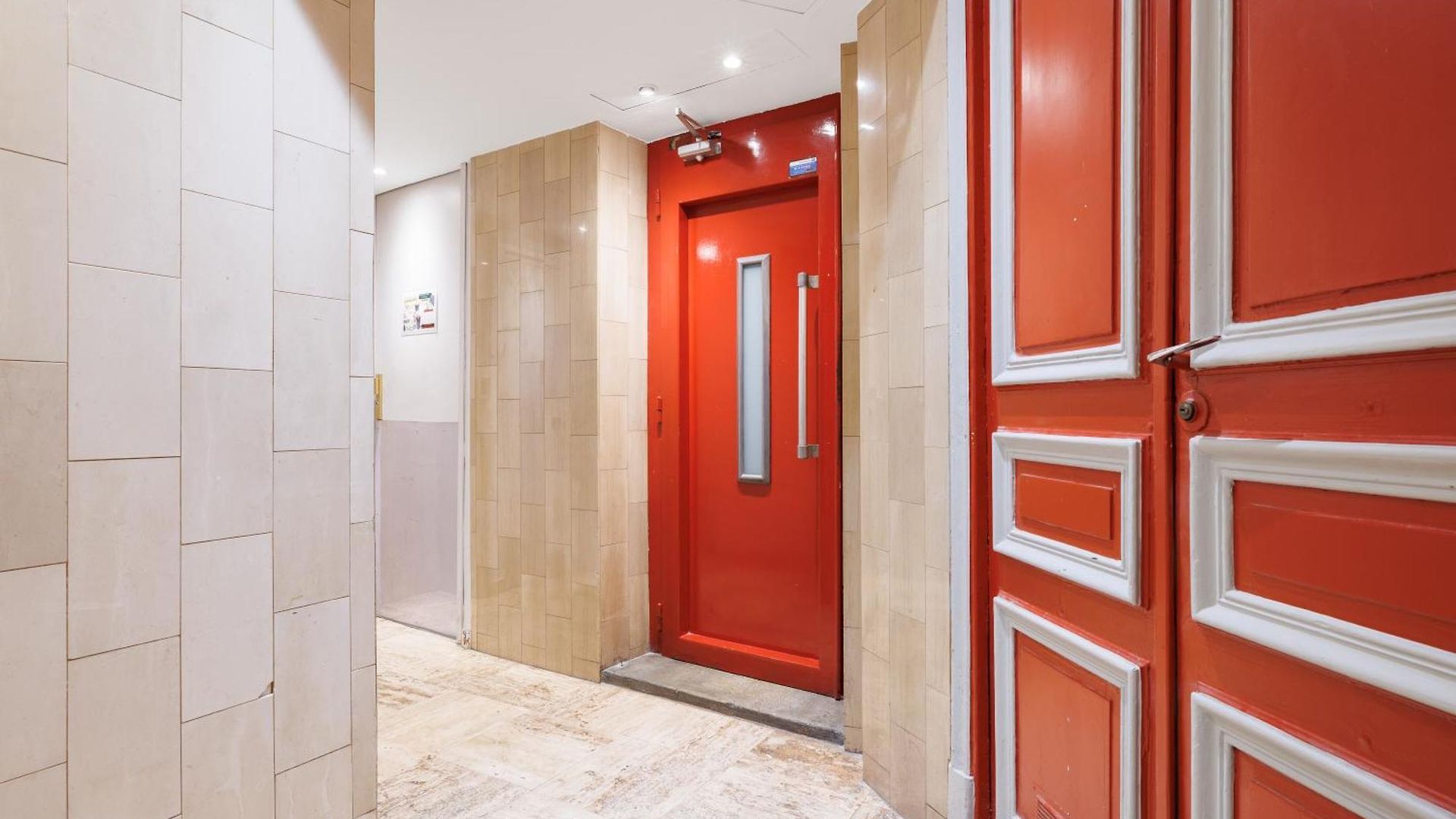 Renting - Grimaldi - Golden Square Location Fully Equiped Apartment