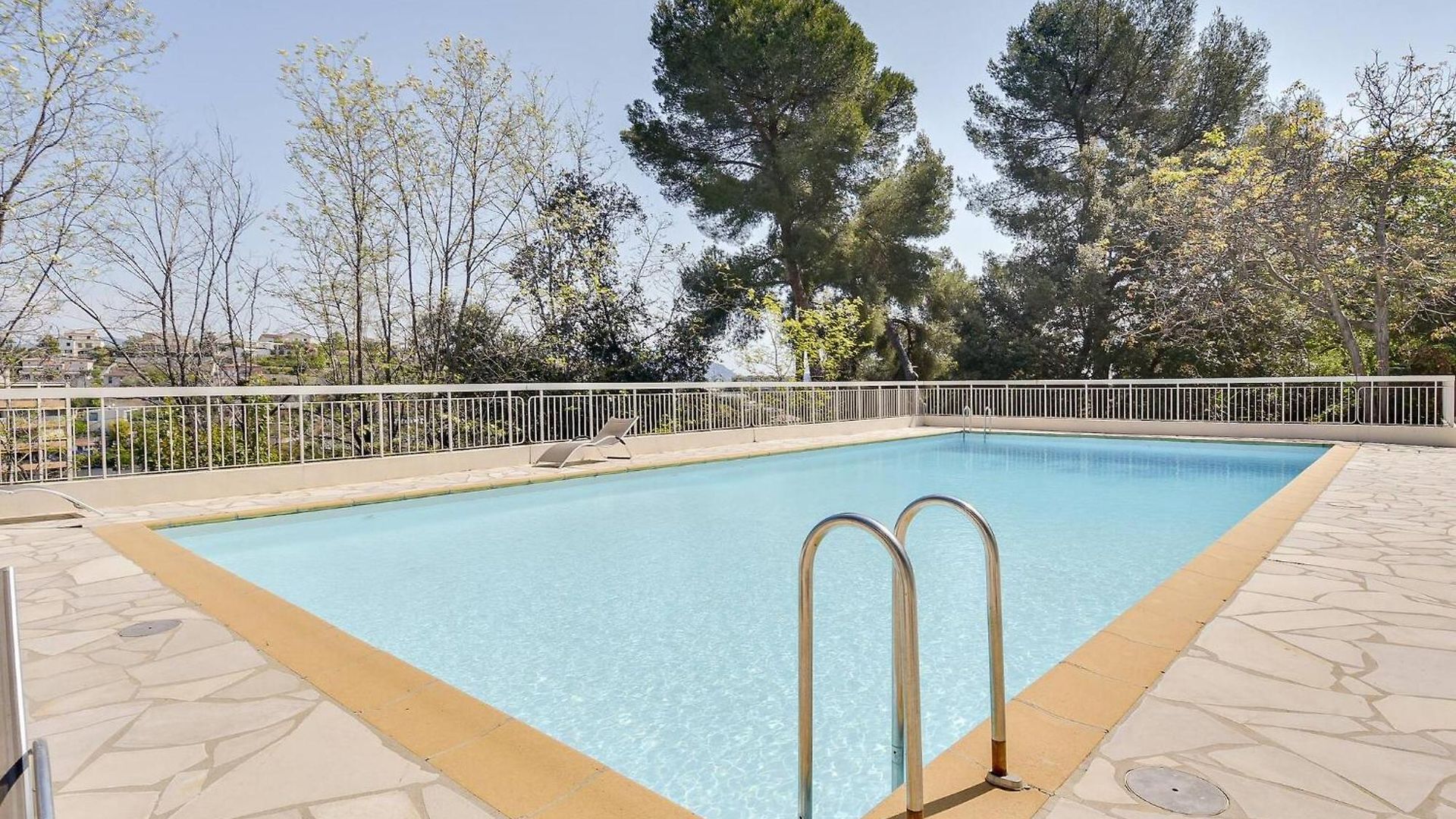 Duplex Apartment, Sea View And Swimming Pool *
