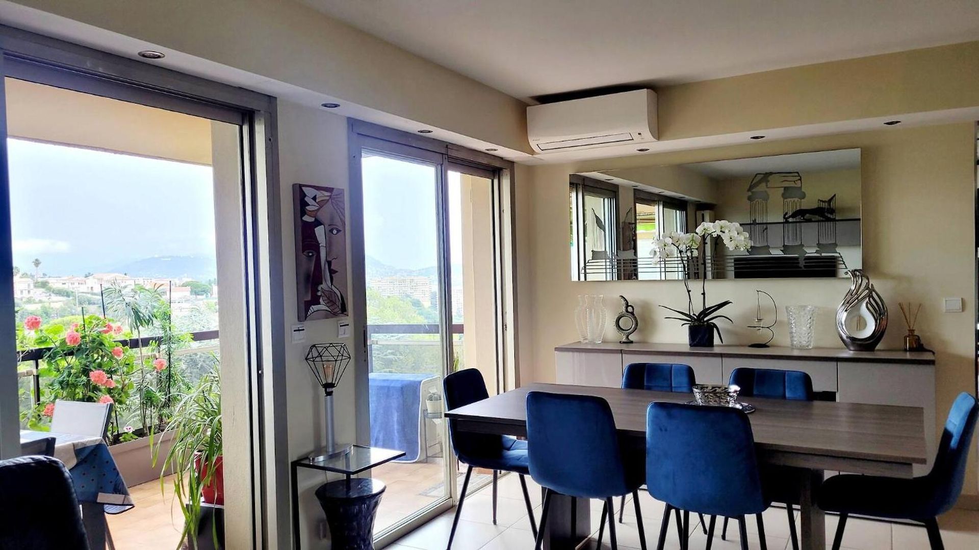 Duplex Apartment, Sea View And Swimming Pool Apartment Nice