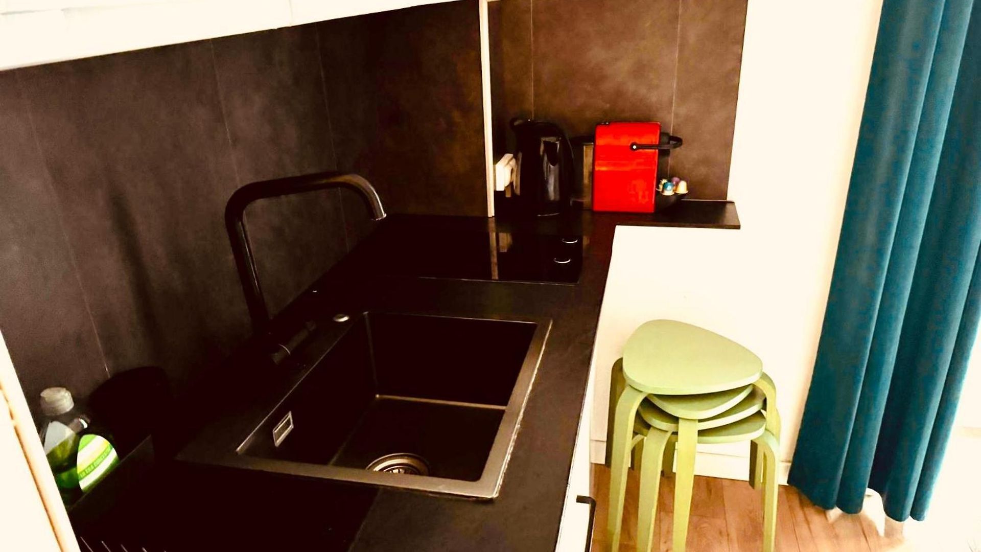 New Charming 1br Hyper Centre With Balcony And Ac Nice